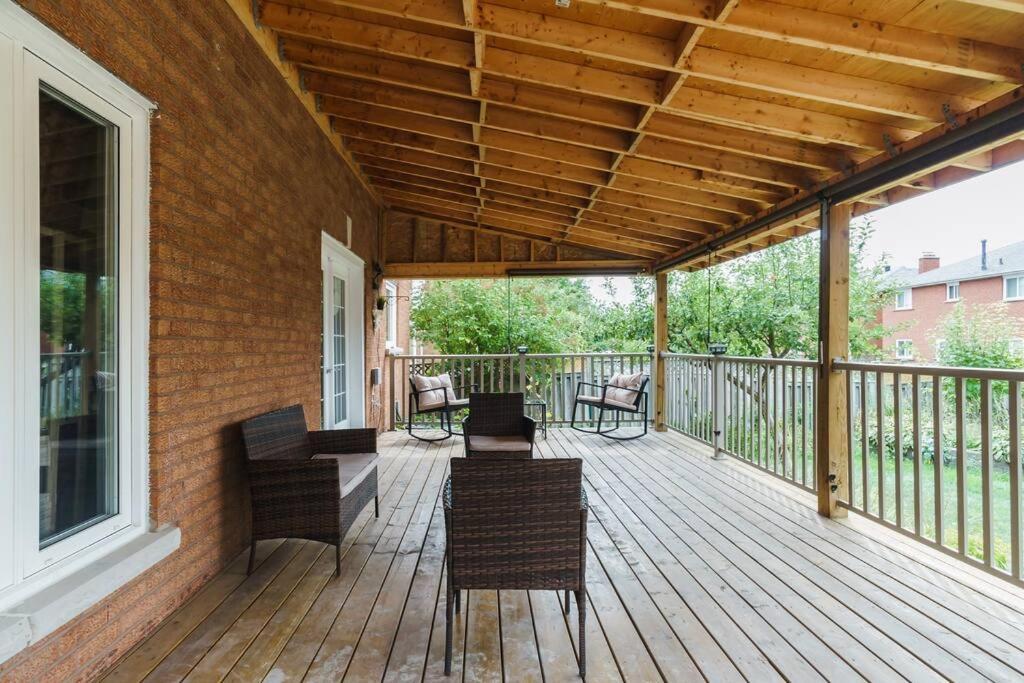 Beautiful Home 4 Bed, 3 Bath, Garage, Backyard! Mississauga Esterno foto