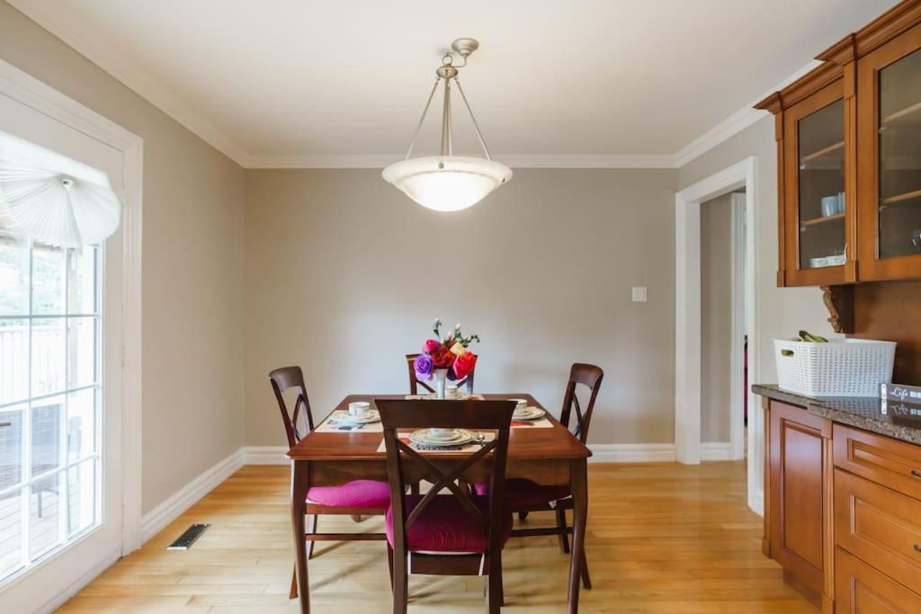Beautiful Home 4 Bed, 3 Bath, Garage, Backyard! Mississauga Esterno foto